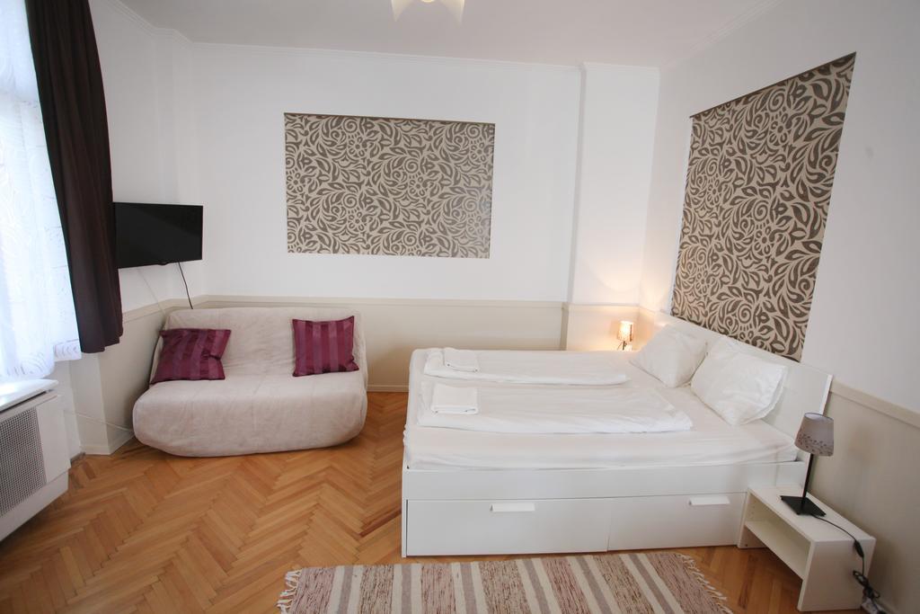 D.Five Astoria Apartment Budapest Bilik gambar